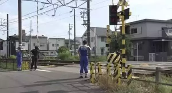踏切内でうずくまる…80代位の男性が回送電車にはねられ死亡 現場からは自転車も見つかる 一時運転見合わせ