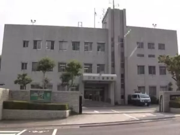 相手側が優先道路…軽自動車が乗用車と衝突し軽の77歳運転手が死亡 乗用車は横転し8歳と10歳の兄弟と母親がケガ