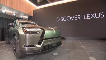 レクサスのEVで“初”3列シート…トヨタが新型EV『TZ』を世界初公開 可動式パノラマルーフやイルミネーション等備える