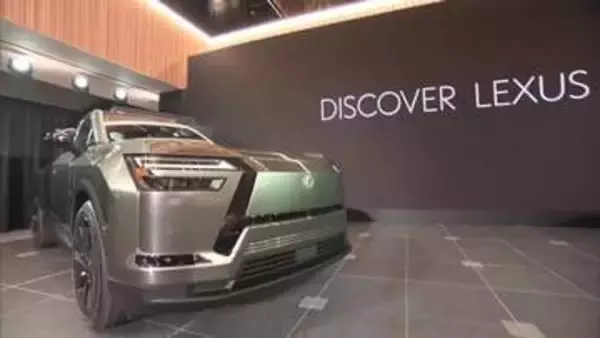 レクサス初の3列シート…トヨタが新型EV『TZ』を世界初公開 可動式パノラマルーフやイルミネーション等備える