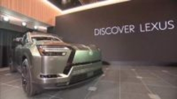 レクサス初の3列シート…トヨタが新型EV『TZ』を世界初公開 可動式パノラマルーフやイルミネーション等備える