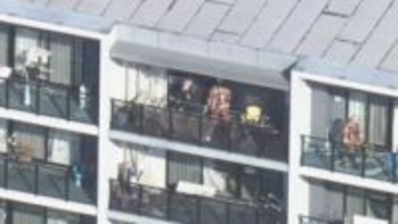 4歳女の子と60代女性が煙吸う…マンションの一室で火事 火元の部屋にいた2人を搬送 命に別条なし