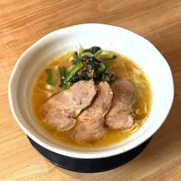 昼はこだわりラーメン夜は仕入れで決まる日替わり創作和食…和食職人が手がける二つの顔を持つ話題の一軒