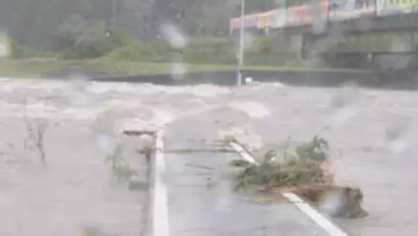 住宅が床上浸水の被害も…『台風6号』三重県各地で24時間降水量が6月観測史上最大に 名古屋の地下鉄・栄駅でも漏水