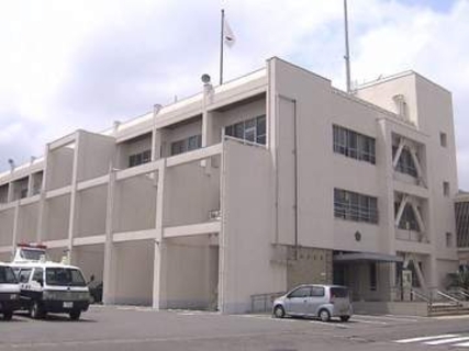 信号交差点で横断歩道を渡っていた自転車と右折する大型トラックが衝突 自転車の75歳男性が死亡 当時の信号は青か