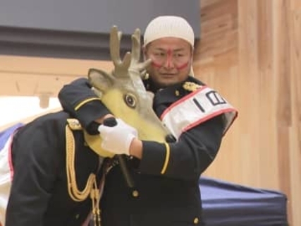 “ダンソン”のお笑いコンビ・バンビーノが一日警察署長に 商業施設で特殊詐欺への注意や交通安全を呼びかけ