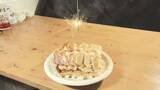 「なんと年の数だけ無料…インパクトが強すぎる『バースデー餃子』名古屋コーチンや八丁味噌でこだわりの味に」の画像1