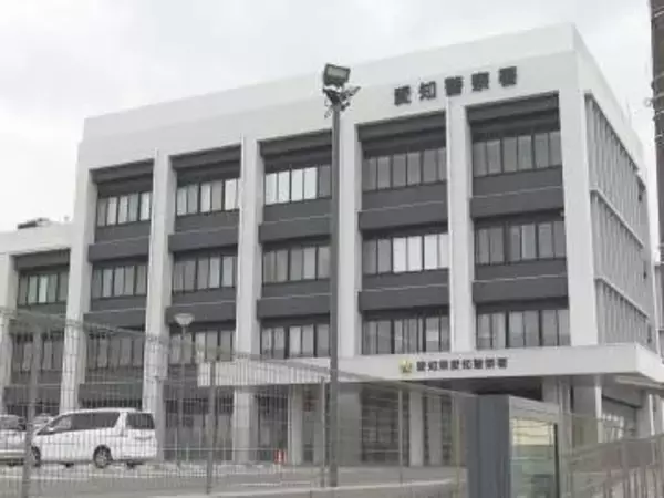 商業施設で客のスカートの中を盗撮しようとしたか 自称・市職員の47歳男を逮捕 目撃した男性がその場で取り押さえる