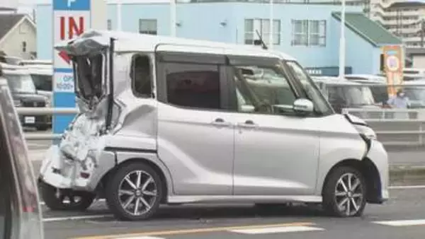 「車2台と4トントラックの事故」と通報…国道で3台が絡む事故 軽の後部座席にいた70代女性が心肺停止