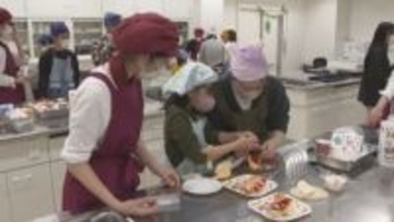 大学生考案のユニークレシピ…“八丁味噌”を使ったクリスマス向けスイーツ作り教室 生地にクリーム挟むオムレット等