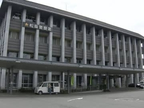 連絡受けた同僚が取り押さえる…ホテルの部屋に呼んだ接客業の20代女性に暴行か 県職員の45歳男を逮捕 容疑を否認