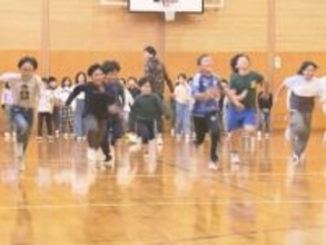 “足が速くなるコツ”をスプリントコーチが小学生に伝授 約50人が参加し必要な姿勢や手足の動かし方など学ぶ