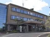 「10分後にも追突事故…国道で車を無免許運転しバイクに追突 相手にケガさせ逃げた疑いで朝鮮籍の25歳男を逮捕」の画像1