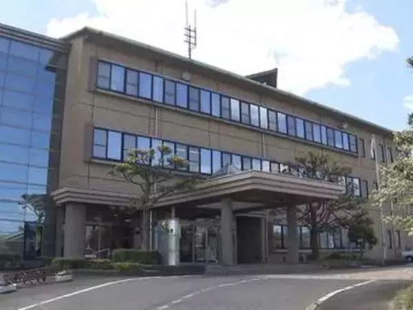 10分後にも追突事故…国道で車を無免許運転しバイクに追突 相手にケガさせ逃げた疑いで朝鮮籍の25歳男を逮捕