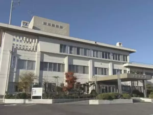 被害者は足の骨折る重傷…交差点を渡っていた自転車の男性を乗用車ではねて逃走か 61歳会社員の男を逮捕