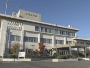 被害者は足の骨折る重傷…交差点を渡っていた自転車の男性を乗用車ではねて逃走か 61歳会社員の男を逮捕