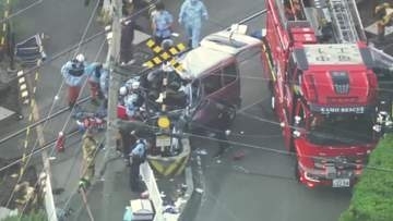 JRの踏切内で軽自動車と普通列車が衝突 車の中にいた73歳女性を搬送も死亡 警報機と遮断機は正常に作動