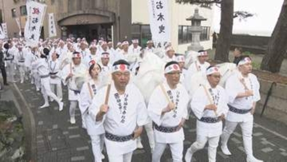 7年後の式年遷宮に向け…伊勢神宮に御用材を奉納する『御木曳』を前に安全祈願 約200人が二見興玉神社で身を清める