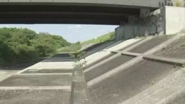 【独自】「橋にスプレーで落書き」と通報…逃げようとして警察官を突き飛ばした疑いで28歳自衛官を逮捕 器物損壊容疑でも捜査