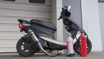 当時見物人が数十人…パトカーに原付バイクで近づき消火器を噴射し生卵投げつけたか 中高生を含む10代男女6人を逮捕