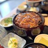 「外はパリッ中はふっくら…熱田の人気うなぎ店が伏見に進出 朝捌きうなぎの絶品ひつまぶし」の画像1