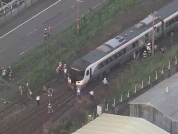 キャリアカーを運転中に踏切に進入し立ち往生 列車と衝突し乗客がケガした事故で26歳女性運転手を書類送検へ