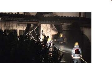 亡くなったのは1人暮らしの男性か…鉄骨2階建て住宅が全焼する火事 焼け跡から60〜70歳とみられる男性を発見も死亡