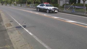 信号無視をして逃走…交通違反繰り返し中央線を越えたバイクがパトカーと正面衝突 男子高校生2人がケガ