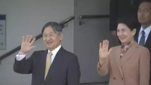 ジャンプしてエサを取る様子に笑顔…天皇皇后両陛下が6年ぶりに三重県をご訪問 鳥羽水族館でラッコを見学