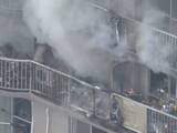 「服に火がついた女性が助けを…集合住宅の6階の一室で火事 住人とみられる高齢女性が全身にやけどをして搬送」の画像1