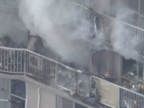 服に火がついた女性が助けを…集合住宅の6階の一室で火事 住人とみられる高齢女性が全身にやけどをして搬送