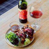 「円頓寺で話題の人気ビストロが昼限定で創作タコス店に進化…手作りグルテンフリー生地と地産食材で魅せる唯一無二の味」の画像1