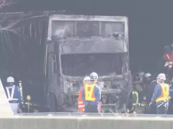 “スクショ”撮ろうと脇見か…新名神で6人死亡の追突事故 トラック運転手の初公判で検察側「TikTok見ながら運転」