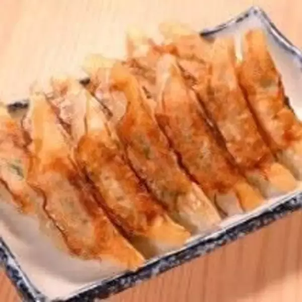 国産豚×2種キャベツの餡が主役の大須の餃子専門店…生姜・青じそ・水餃子まで楽しめる幅広いラインナップ