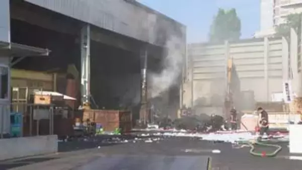 顔にヤケドなど…金属リサイクル会社の工場で火事 40代の男性従業員2人が搬送されるもいずれも軽傷か