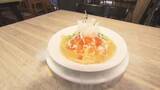 「温かいのはバター醤油のライスだけ…夏限定『冷やしオムライス』の実力とは “のど越しの良さ”も人気の理由」の画像1