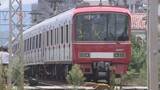 「ブレーキ間に合わず…駅近くの線路上で年齢不詳の女性が特急列車にはねられ死亡 一部区間で約2時間運転見合わせに」の画像1