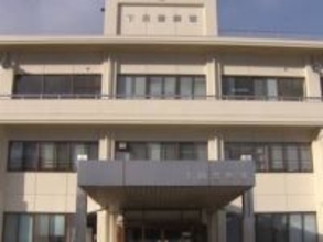 登っていた氷壁が突然崩れる…アイスクライミング中の50代男性が滑落 落ちてきた氷塊の下敷きになり死亡