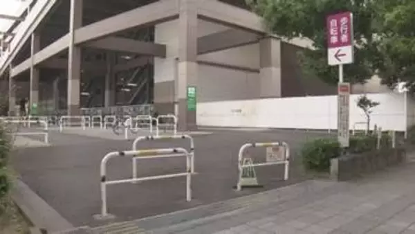 またがっていた男性が突き飛ばされる…イオンモールの駐輪場で男が原付バイク奪い逃走 10代後半～20代前半位か