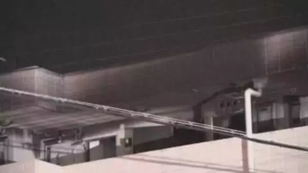 事務所で男性が腹を刺され外国人風の男が逃走 近くの自宅アパートに放火した疑いのブラジル国籍の58歳男との関連調べ