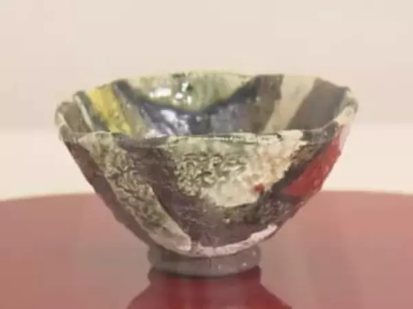 “今織部”と名付けた斬新なものも…岐阜県多治見市の陶芸家・玉置保夫さんの作品展 最新作含め40点程を展示