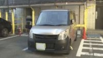 交差点の横断歩道で…70代とみられる女性が左折車にはねられ意識不明の重体 20歳の男子大学生が運転