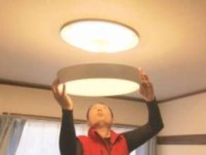 対応誤ると出火の恐れ…製造等が禁止となる『蛍光灯2027年問題』街の便利屋さんでLED照明への切替依頼が増加