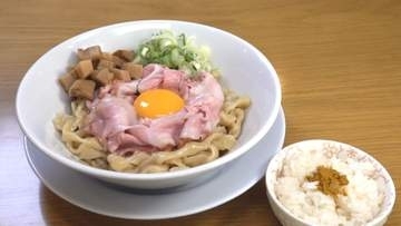 “美容系”出身で50歳から挑戦…もち小麦100%『極太おもち麺』が人気のつけ麺店 至福の一杯に女性店主の思い