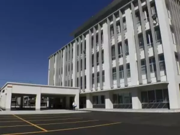 標高1800mの山頂から600m下ったあたりか…未整備の雪山で“バックカントリー”の男性2人が遭難 14日朝から捜索再開