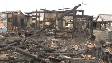 炎から逃れようとしたか…住宅で子供とみられる4人の遺体が見つかった火事 全員が火元と思われる玄関から離れた場所に