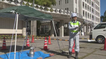 災害で大気中に有害物質が漏れた想定で調査訓練 採取した気体を分析する作業の流れを確認 愛知県豊橋市