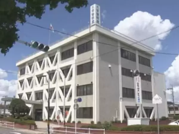 SNSで知り合う…16歳少女に1万7千円分の電子マネー送金しみだらな行為か 県立高校教師の33歳男を逮捕