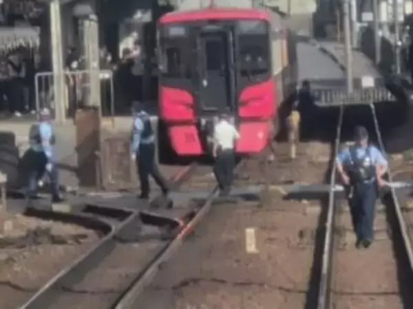 ホームから転落か…駅を通過していた快速特急に人がはねられ死亡 年齢・性別ともに不明 上下線で一時運転見合わせ