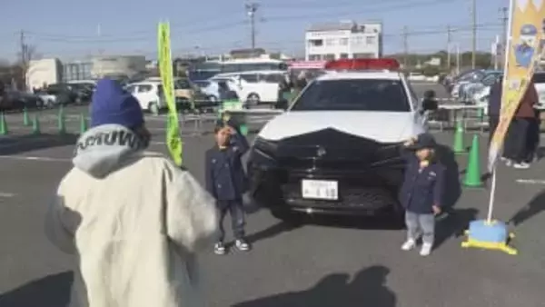 全国で1台“クラウンスポーツのパトカー”も…子供たちが防犯や環境について学ぶイベント ドライバー側の視界など確認